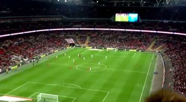 Video: Paper airplane thrown from high in the stands at Wembley hits a Peruvian player