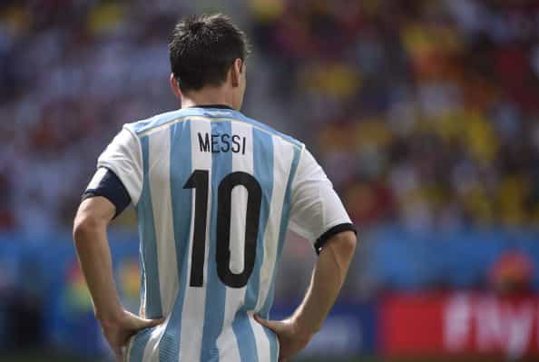 GIF: Bask in the beauty of Messi’s perfect pass to Di Maria against Belgium from above GIF: Bask in the beauty of Messi’s perfect pass to Di Maria against Belgium from above