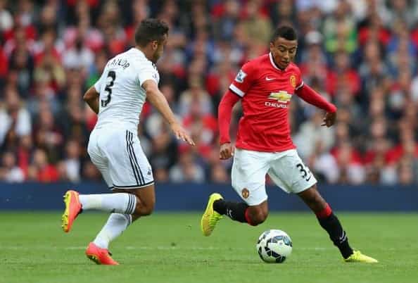 There’s only one footballer in the Premier League who weighs less than 59kg There’s only one footballer in the Premier League who weighs less than 59kg