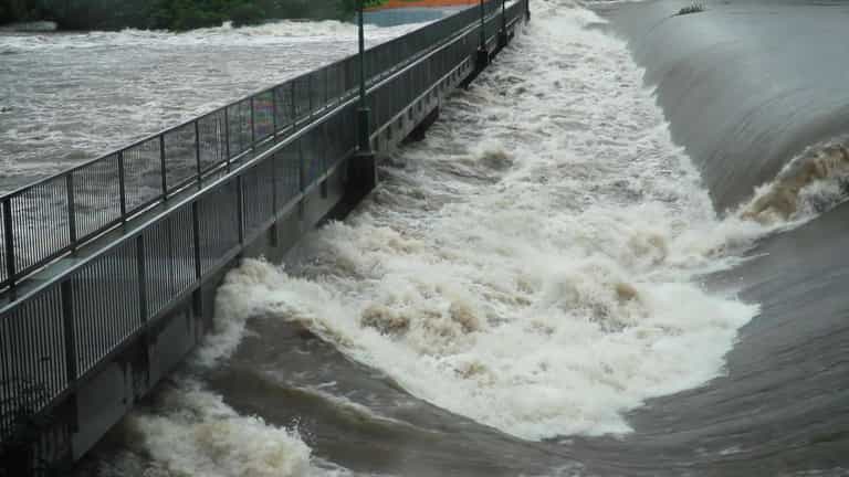 Following record breaking heatwave, Australia is now enduring ‘once in a century’ floods Following record breaking heatwave, Australia is now enduring ‘once in a century’ floods