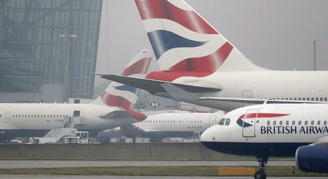WATCH: Plane forced to abort landing at Heathrow as Storm Erik takes hold WATCH: Plane forced to abort landing at Heathrow as Storm Erik takes hold