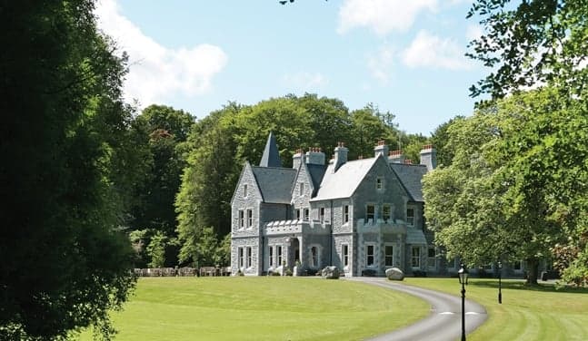 COMPETITION: Win a night for 2 in the deluxe room of Mount Falcon Estate COMPETITION: Win a night for 2 in the deluxe room of Mount Falcon Estate