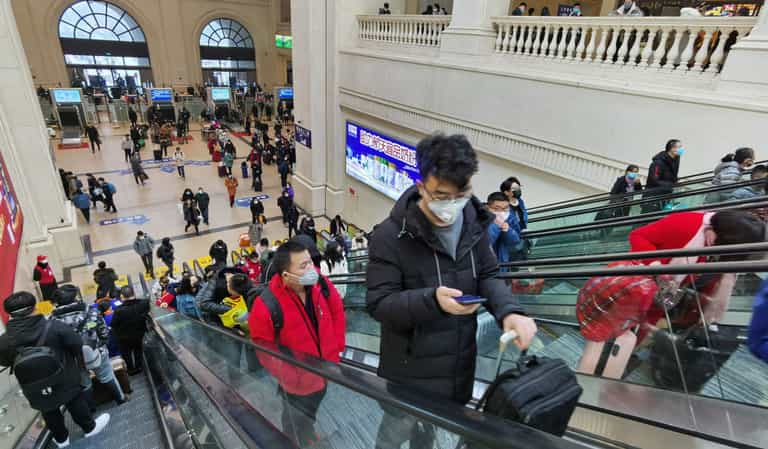 Wuhan shuts down public transport as death toll from virus rises Wuhan shuts down public transport as death toll from virus rises