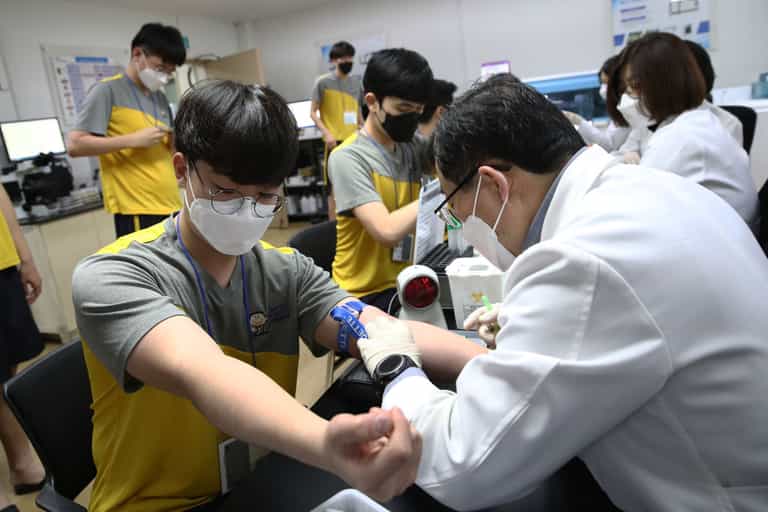 First death from coronavirus outside of China confirmed First death from coronavirus outside of China confirmed