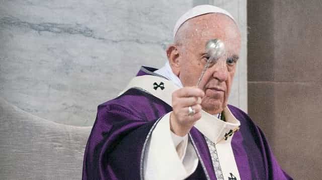 The Pope wants you to put the phone away for Lent and stop trolling people The Pope wants you to put the phone away for Lent and stop trolling people