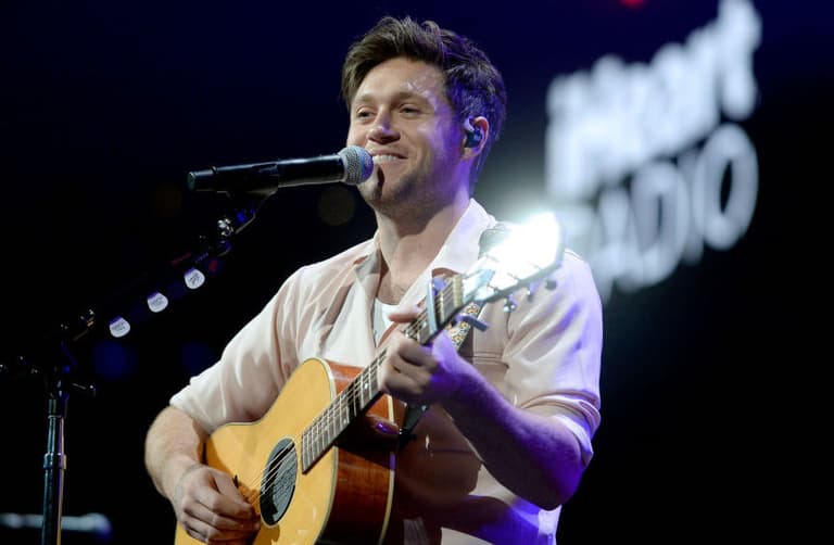 Niall Horan “stans” target Dustin the Turkey and Ray D’Arcy online Niall Horan “stans” target Dustin the Turkey and Ray D’Arcy online