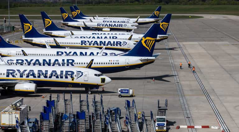 Ryanair to cut 3,000 jobs and implement pay cuts Ryanair to cut 3,000 jobs and implement pay cuts