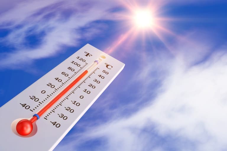 Plenty of sunshine and temperatures of 25 degrees set to hit Ireland next week Plenty of sunshine and temperatures of 25 degrees set to hit Ireland next week