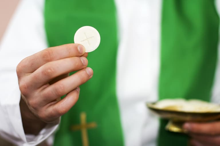 Archbishop says prevention of communions and confirmations is “irrational” and “discriminatory” Archbishop says prevention of communions and confirmations is “irrational” and “discriminatory”