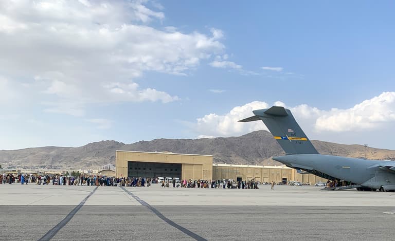 Explosion reported at Kabul Airport amid “very high threat” of terror attack Explosion reported at Kabul Airport amid “very high threat” of terror attack