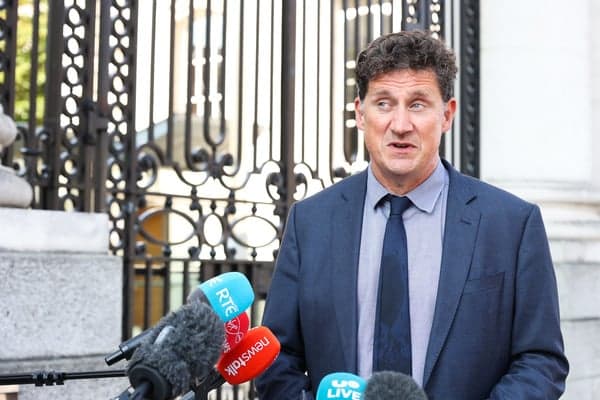 Eamon Ryan confirms public transport will return to 100% capacity next week Eamon Ryan confirms public transport will return to 100% capacity next week