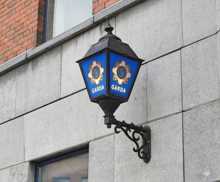 Two men sought in connection with bogus fake €50 note scam in Cork Two men sought in connection with bogus fake €50 note scam in Cork
