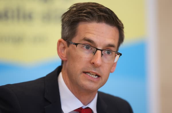Deputy CMO advises public to “work from home where possible” this autumn and winter Deputy CMO advises public to “work from home where possible” this autumn and winter