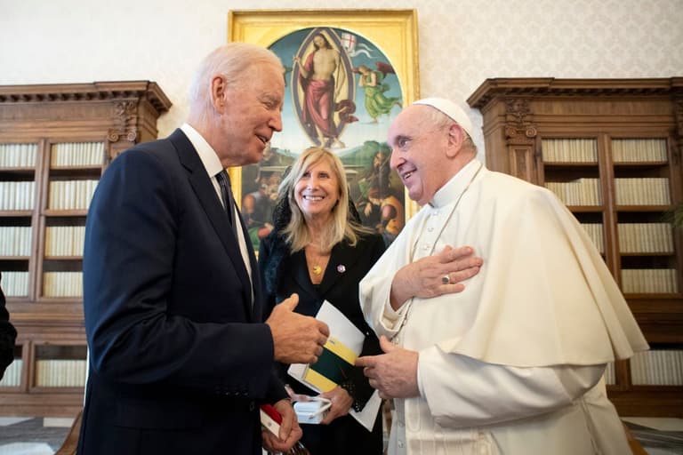 “I’m the only Irishman you’ve ever met who’s never had a drink” – Joe Biden jokes to Pope “I’m the only Irishman you’ve ever met who’s never had a drink” – Joe Biden jokes to Pope
