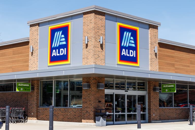 Aldi announces increase in hourly rates for employees from next year Aldi announces increase in hourly rates for employees from next year