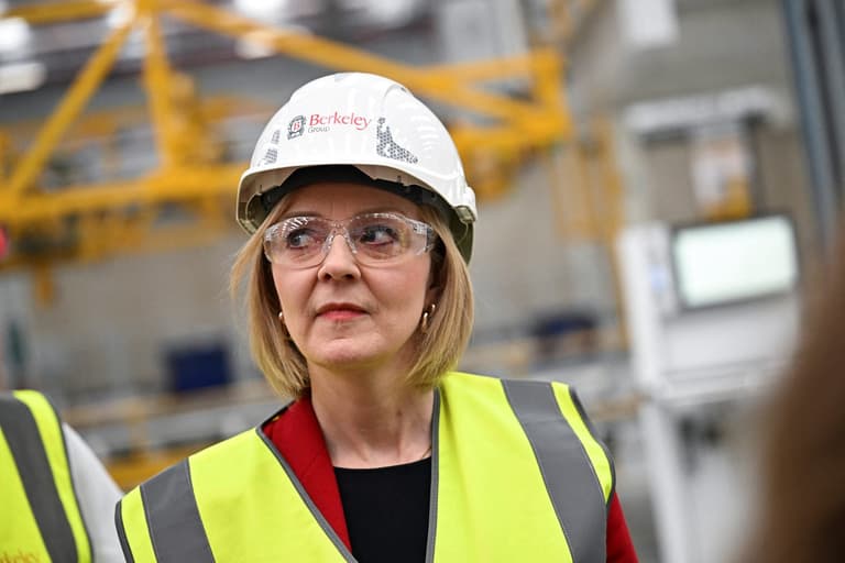 Liz Truss gets absolutely skewered on UK local radio over fracking questions Liz Truss gets absolutely skewered on UK local radio over fracking questions