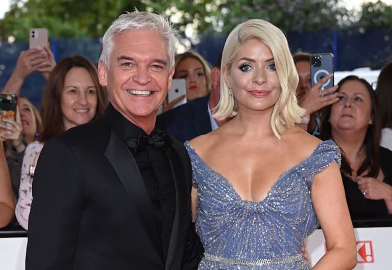 WATCH: Holly Willoughby and Phillip Schofield speak out against queue-jumping claims WATCH: Holly Willoughby and Phillip Schofield speak out against queue-jumping claims