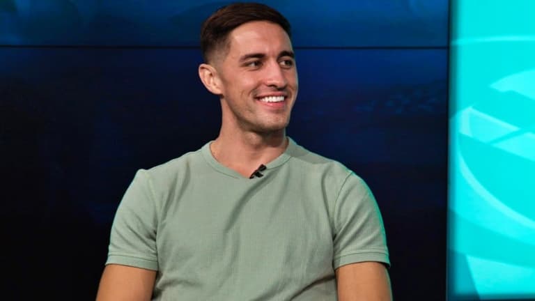 “It was honestly like wrestling a vending machine” – Greg O’Shea on his new fitness series “It was honestly like wrestling a vending machine” – Greg O’Shea on his new fitness series
