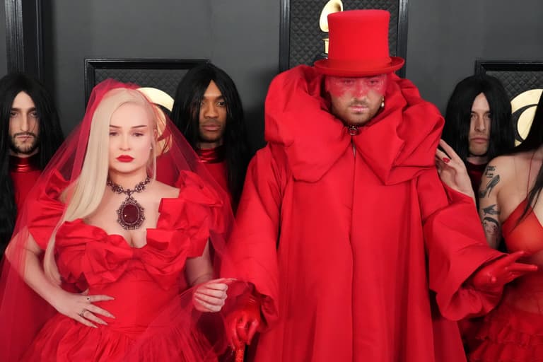 Elon Musk mocks Sam Smith after performance at the Grammy Awards Elon Musk mocks Sam Smith after performance at the Grammy Awards