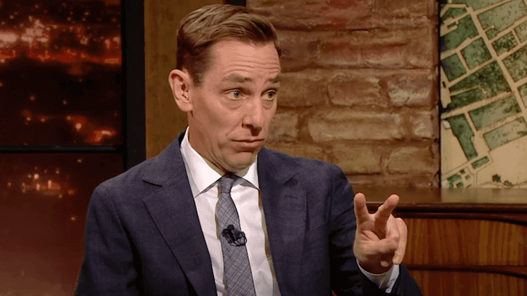 Ryan Tubridy just about holds it together as he passes on message to Patrick Kielty Ryan Tubridy just about holds it together as he passes on message to Patrick Kielty