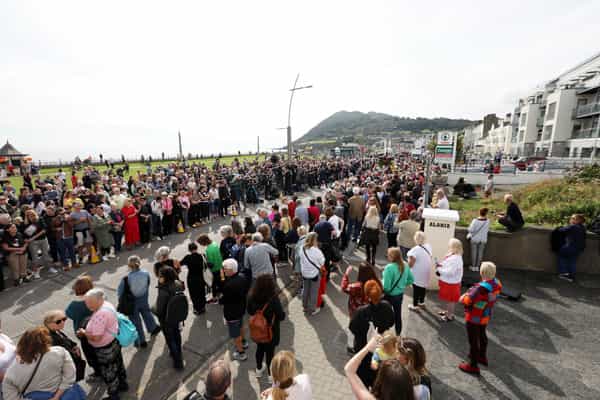 Crowds line the streets of Bray to say final goodbyes to Sinéad O’Connor Crowds line the streets of Bray to say final goodbyes to Sinéad O’Connor