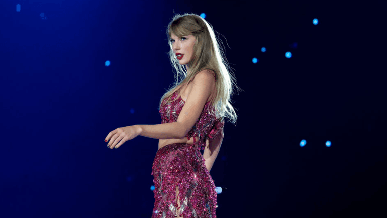 Taylor Swift has reportedly become a billionaire thanks to Eras tour Taylor Swift has reportedly become a billionaire thanks to Eras tour