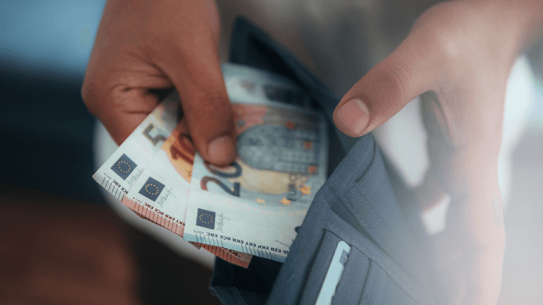 Budget 2024: Minimum wage set to increase as part of spending plan Budget 2024: Minimum wage set to increase as part of spending plan