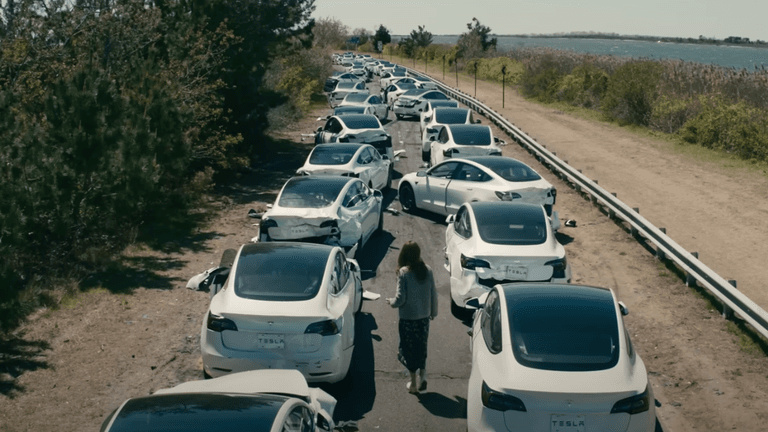New apocalyptic disaster thriller with huge cast is now streaming on Netflix New apocalyptic disaster thriller with huge cast is now streaming on Netflix