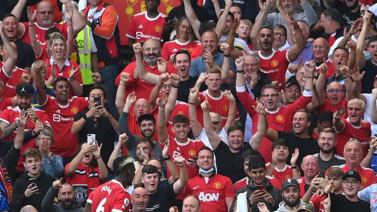 Juventus star sparks transfer rumours after Facebook picture changed to Man United shirt Juventus star sparks transfer rumours after Facebook picture changed to Man United shirt