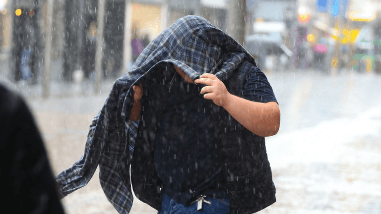 Multiple weather warnings issued for Ireland as thunderstoms expected Multiple weather warnings issued for Ireland as thunderstoms expected