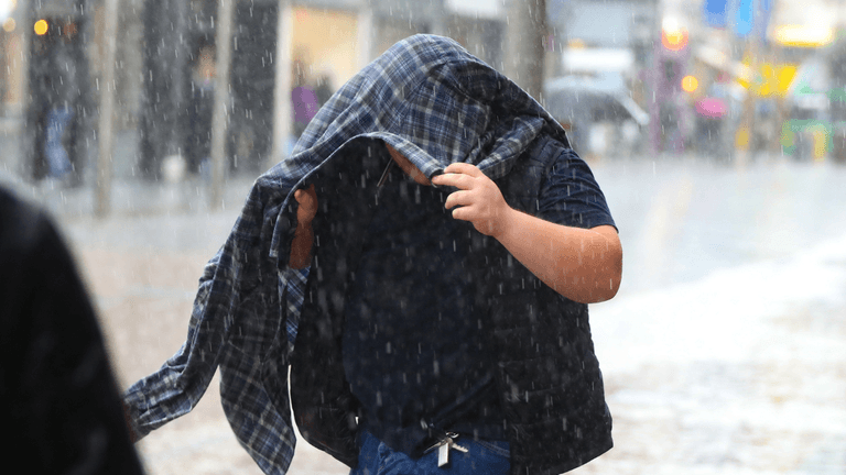 Multiple weather warnings issued for Ireland as thunderstoms expected Multiple weather warnings issued for Ireland as thunderstoms expected