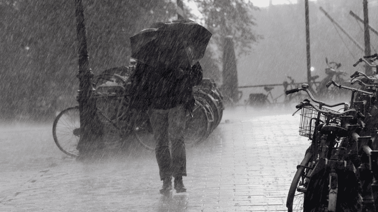 Status Orange thunderstorm warning issued for five Irish counties Status Orange thunderstorm warning issued for five Irish counties