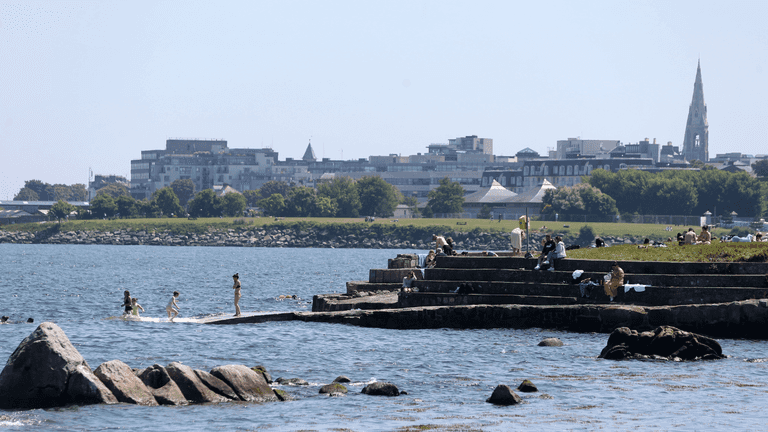 Irish bank holiday set to be a scorcher as high pressure moves in Irish bank holiday set to be a scorcher as high pressure moves in