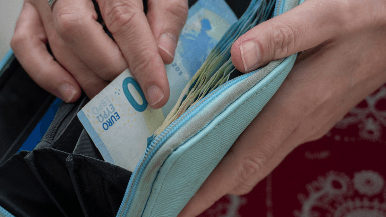 Warning to social welfare recipients as changes introduced for August Warning to social welfare recipients as changes introduced for August