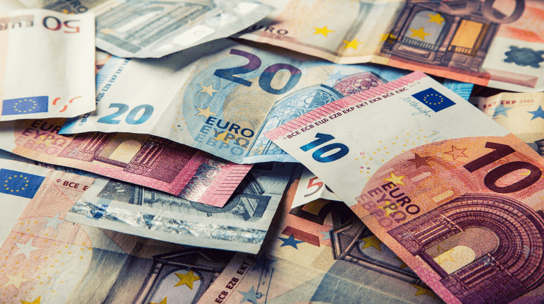 Start date and eligibility for new €450 social welfare payment revealed Start date and eligibility for new €450 social welfare payment revealed