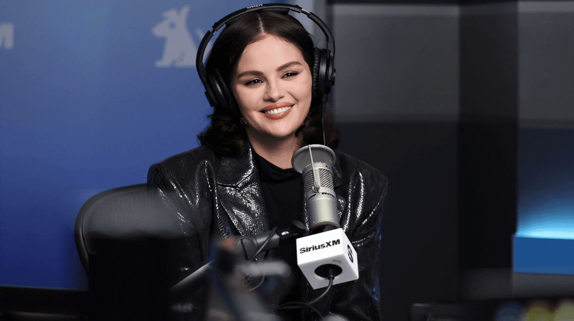 Selena Gomez fans stunned after spotting X-rated item in new photo