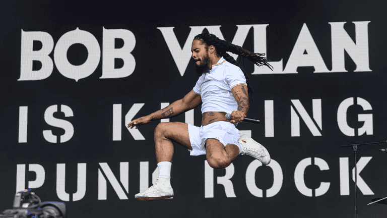 Bob Vylan slams BBC during Glastonbury set as it’s aired live on iPlayer Bob Vylan slams BBC during Glastonbury set as it’s aired live on iPlayer