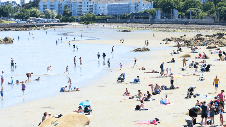 Weather warnings issued to all of Ireland over ‘high temperatures’ Weather warnings issued to all of Ireland over ‘high temperatures’