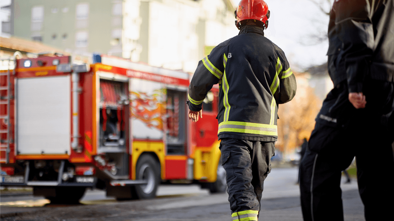Two people hospitalised after fire at popular pub on busy Dublin city street