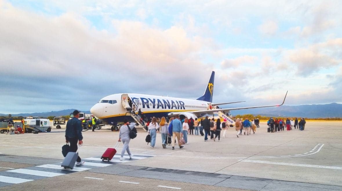 Ryanair-friendly cabin bag that’s ‘perfect for travel’ is on sale for less than €9