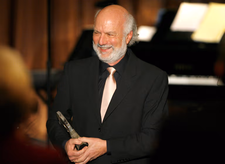 Friends and Cheers legend James Burrows dies aged 85 Friends and Cheers legend James Burrows dies aged 85