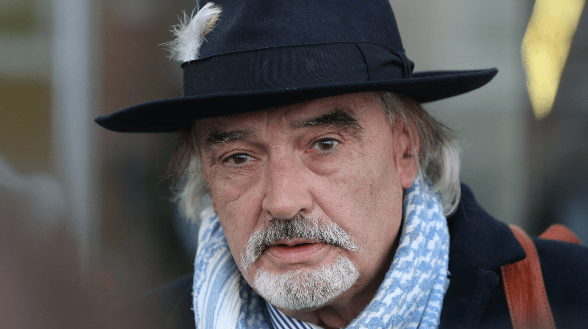 Ian Bailey submitted fresh DNA sample to gardaí before his death, sister reveals