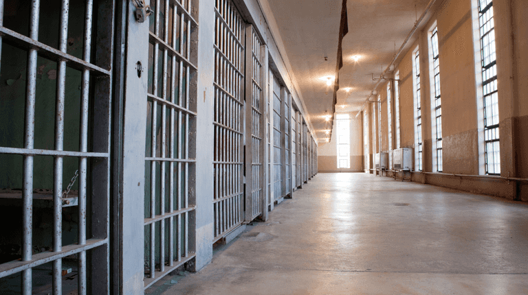 Can’t afford €30 bail – Why cost-of-living crisis is keeping Irish prisons overcrowded Can’t afford €30 bail – Why cost-of-living crisis is keeping Irish prisons overcrowded