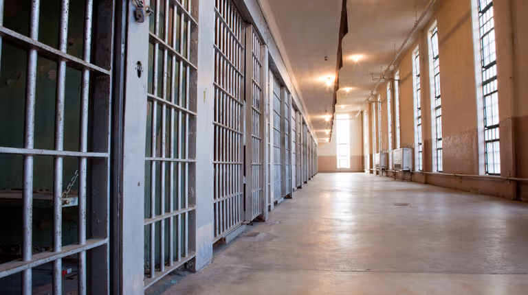 Can’t afford €30 bail – Why cost-of-living crisis is keeping Irish prisons overcrowded Can’t afford €30 bail – Why cost-of-living crisis is keeping Irish prisons overcrowded