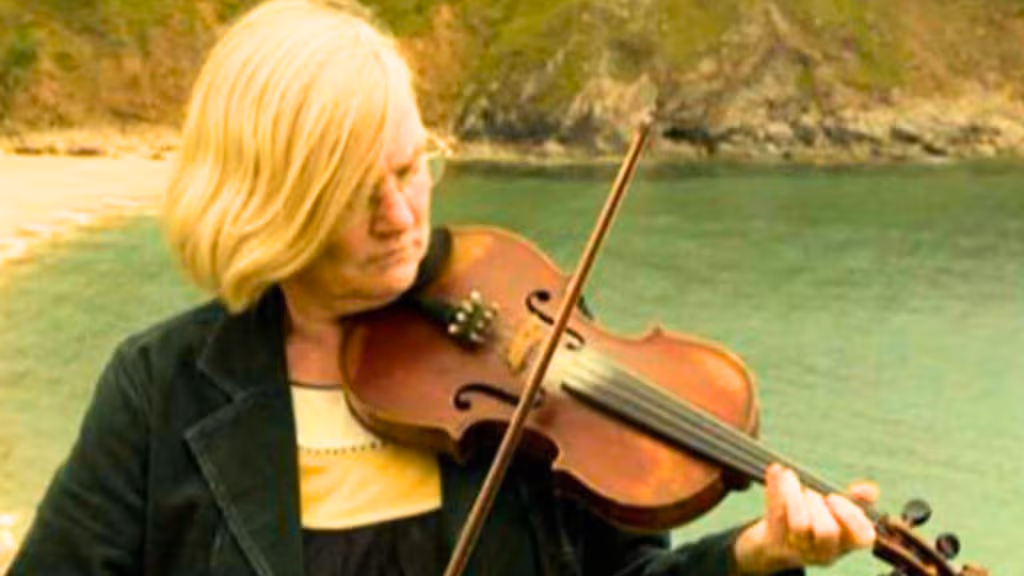 Legendary Irish musician Eithne Vallely dies after being struck by lorry