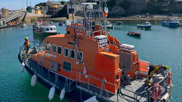 Ballycotton RNLI rescues four from sinking fishing boat off Cork Ballycotton RNLI rescues four from sinking fishing boat off Cork