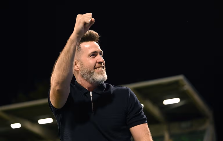Shamrock Rovers go 10 points clear after fiery Dundalk win Shamrock Rovers go 10 points clear after fiery Dundalk win