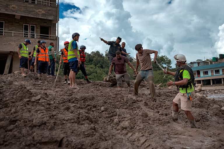 Nepal floods death toll rises to 475 as almost 1,000 remain missing Nepal floods death toll rises to 475 as almost 1,000 remain missing