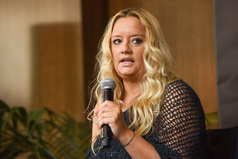 Lucy Davis: The Office star reveals incurable cancer diagnosis Lucy Davis: The Office star reveals incurable cancer diagnosis