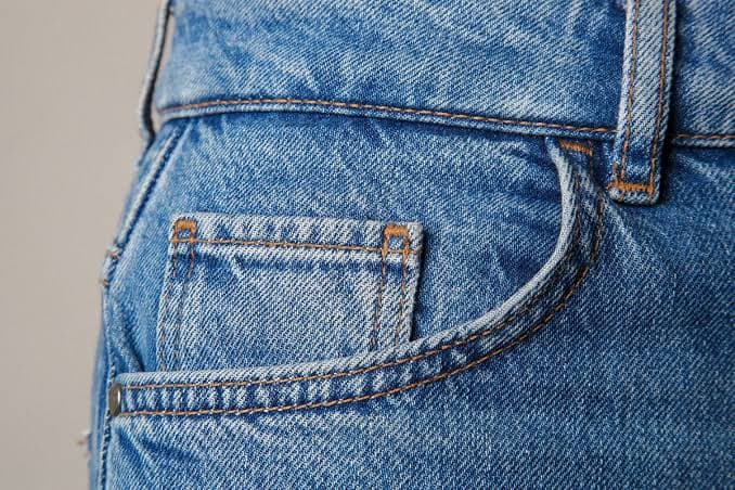 What’s the use for that little fifth pocket that all jeans seem to come with? What’s the use for that little fifth pocket that all jeans seem to come with?